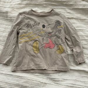 Girls 5T Mickey Mouse t shirt. Long sleeved. Retro look. Almost new!